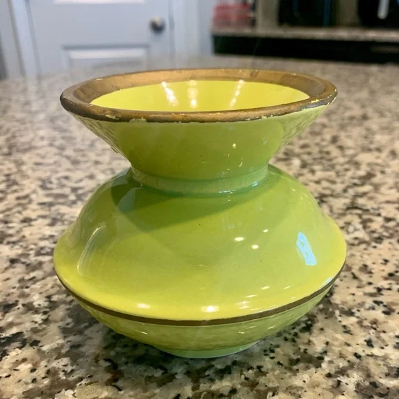 2/$20 or 3/$25 Green Vintage Vase - Picture 1 of 7